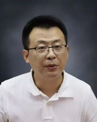 TS.Tạ Phong